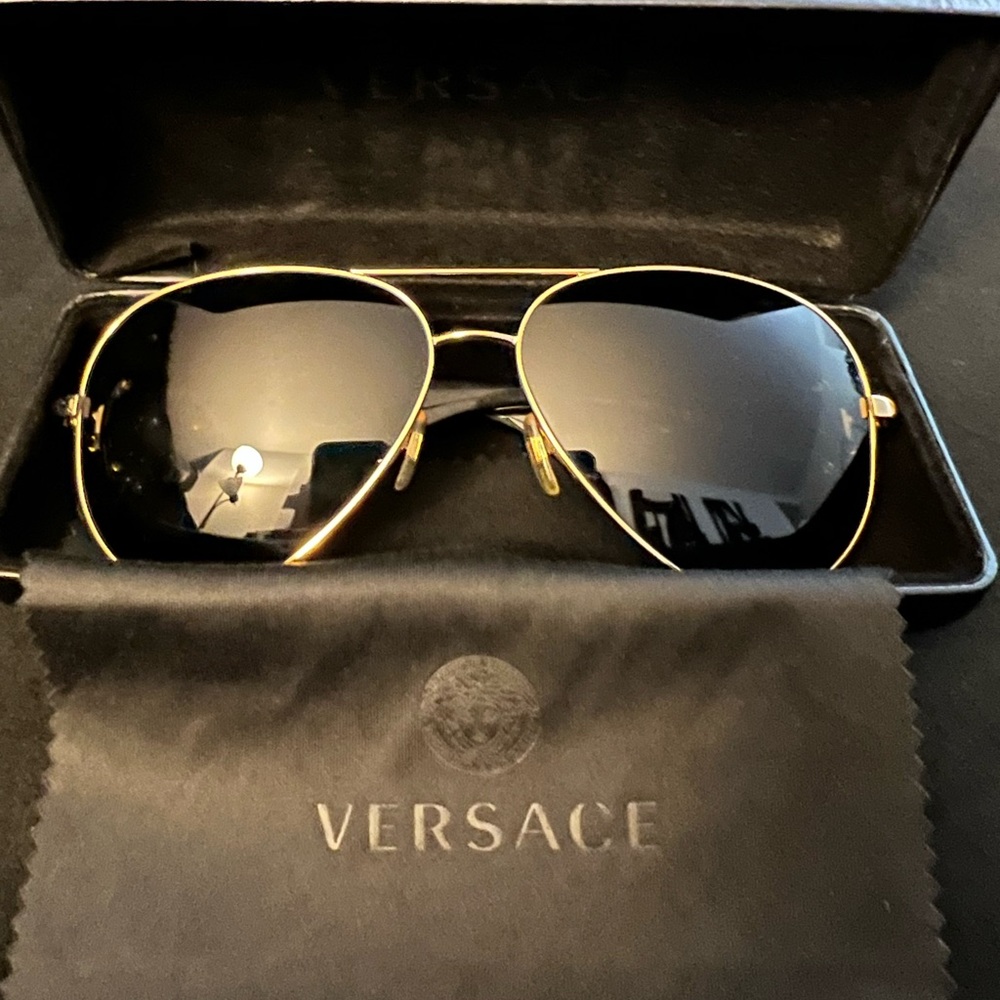 Versace aviator/pilot sunglasses